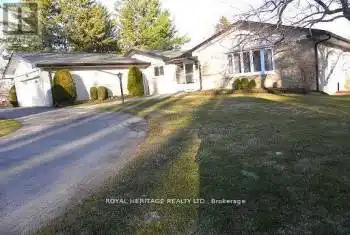 111 Beehive Drive, Kawartha Lakes (Fenelon), Ontario K0M1G0, 4 Bedrooms Bedrooms, ,2 BathroomsBathrooms,All Houses,For Sale,Beehive,X12065615