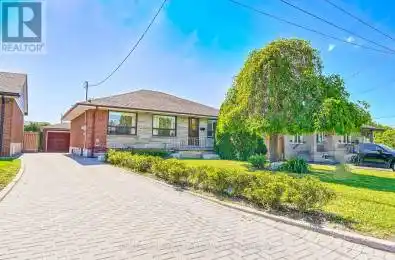 28 Renshaw Street Toronto (Downsview-Roding-CFB) Ontario M3M2C8