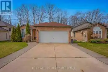 113 Foxtail Avenue, Welland (770 - West Welland), Ontario L3C7J6, 3 Bedrooms Bedrooms, ,2 BathroomsBathrooms,All Houses,For Sale,Foxtail,X12066048