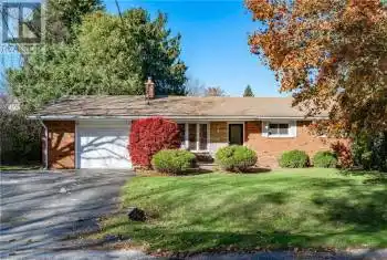 375 CLARENDON Drive, Ancaster, Ontario L9G2Z1, 3 Bedrooms Bedrooms, ,2 BathroomsBathrooms,All Houses,For Sale,CLARENDON,40714367