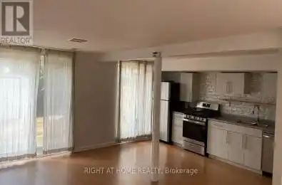 12 Murellen Crescent Toronto (Victoria Village) Ontario M4A2K5