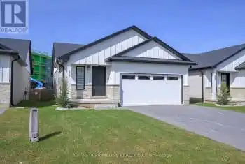 21 Olde Clover Drive, Lucan Biddulph (Lucan), Ontario N6E1L6, 3 Bedrooms Bedrooms, ,3 BathroomsBathrooms,All Houses,For Rent,Olde Clover,X12067265