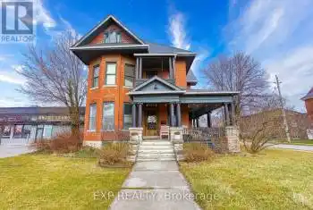 225 Broad Street, Haldimand (Dunnville), Ontario N1A1G1, 6 Bedrooms Bedrooms, ,2 BathroomsBathrooms,All Houses,For Sale,Broad,X12067337