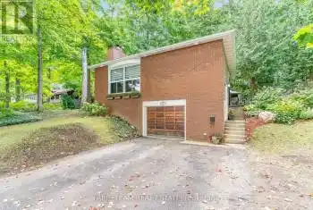 77 Little Lake Drive, Barrie (Little Lake), Ontario L4M7B9, 3 Bedrooms Bedrooms, ,1 BathroomBathrooms,All Houses,For Sale,Little Lake,S12067442