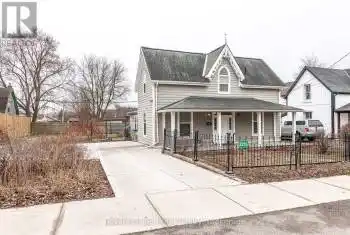 2215 34 Line Unit# 2215, Perth East (Shakespeare), Ontario N0B2P0, 2 Bedrooms Bedrooms, ,2 BathroomsBathrooms,All Houses,For Sale,34,X12067459