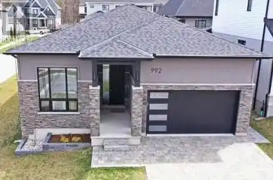 992 Trailsway Avenue London South (South B) Ontario N6K0J2