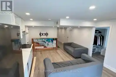 1017 Lockie Drive Oshawa (Kedron) Ontario L1L0S2