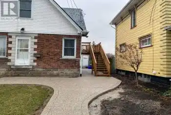 64 WILTON Avenue, Welland (772 - Broadway), Ontario L3C1Z9, 1 Bedroom Bedrooms, ,1 BathroomBathrooms,All Houses,For Rent,WILTON,X12068127