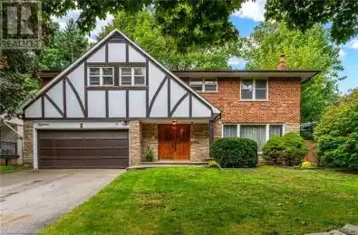 18 BURNT LOG Crescent Toronto Ontario M9C2J8