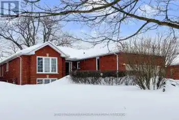105 Brown Street, Barrie (Ardagh), Ontario L4N7V6, 5 Bedrooms Bedrooms, ,3 BathroomsBathrooms,All Houses,For Sale,Brown,S12068688