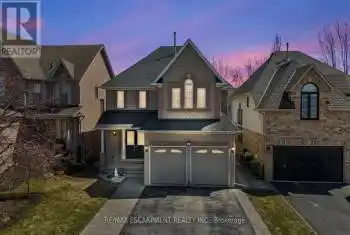 12 Strathroy Crescent, Hamilton (Waterdown), Ontario L8B0N5, 5 Bedrooms Bedrooms, ,4 BathroomsBathrooms,All Houses,For Sale,Strathroy,X12068833