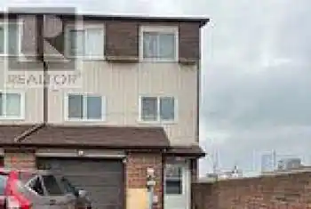 35 San Robertoway Unit# 23, Toronto (Downsview-Roding-CFB), Ontario M3L2J4, 5 Bedrooms Bedrooms, ,3 BathroomsBathrooms,All Houses,For Sale,San Robertoway,W12069054
