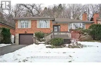 38 Catalina Drive Toronto (Guildwood) Ontario M1M1K6