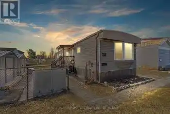 38 Kapyong Crescent, Kingston (11 - Kingston East (Incl CFB Kingston)), Ontario K7K5T5, 3 Bedrooms Bedrooms, ,1 BathroomBathrooms,Commercial,For Sale,Kapyong,X12068768