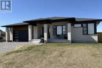 3642 Vosburgh Place, Lincoln (982 - Beamsville), Ontario L0R1G0, 5 Bedrooms Bedrooms, ,4 BathroomsBathrooms,All Houses,For Sale,Vosburgh,X12069087