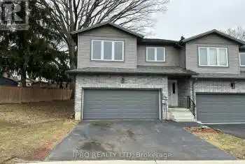 61 Vienna Road Unit# 1, Tillsonburg, Ontario N4G0J6, 3 Bedrooms Bedrooms, ,3 BathroomsBathrooms,All Houses,For Sale,Vienna,X12069216