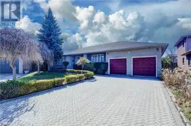 9 STONECLIFF Court Hamilton Ontario L9C7G2