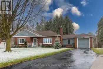 32 Dieppe Drive, St. Thomas, Ontario N5R4G7, 2 Bedrooms Bedrooms, ,3 BathroomsBathrooms,All Houses,For Sale,Dieppe,X12069769