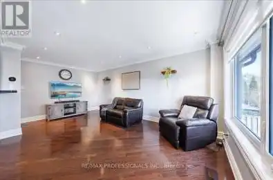 600 Silver Creek Boulevard Unit# 53 Mississauga (Mississauga Valleys) 