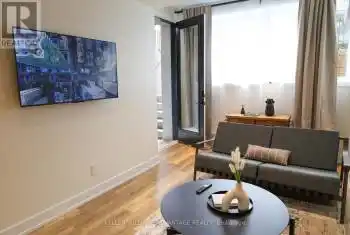 12 Batavia Avenue Unit# Unit 4, Toronto (Rockcliffe-Smythe), Ontario M6N4A2, 2 Bedrooms Bedrooms, ,2 BathroomsBathrooms,All Houses,For Rent,Batavia,W12070206