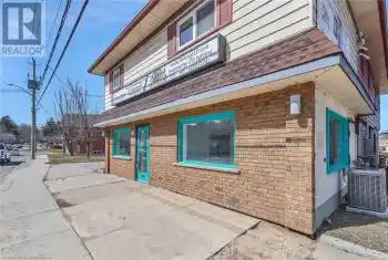 581 LANCASTER Street, Kitchener, Ontario N2K1M5, ,Condo,For Rent,LANCASTER,40714664