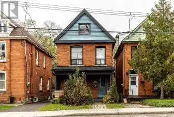33 Dundurn Street Unit# UPPER, Hamilton (Strathcona), Ontario L8R3C9, 3 Bedrooms Bedrooms, ,2 BathroomsBathrooms,All Houses,For Rent,Dundurn,X12070825