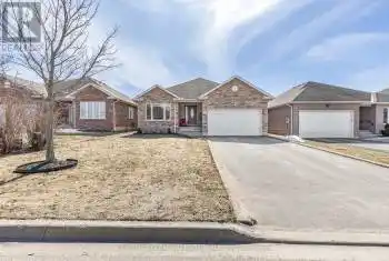 77 Maplewood Avenue, Brock (Beaverton), Ontario L0K1A0, 2 Bedrooms Bedrooms, ,2 BathroomsBathrooms,All Houses,For Sale,Maplewood,N12070801