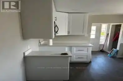 188 Septonne Avenue Newmarket (Bristol-London) Ontario L3Y2W6