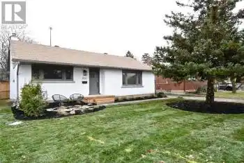 400 DUMFRIES Avenue, Kitchener, Ontario N2H2G1, 4 Bedrooms Bedrooms, ,2 BathroomsBathrooms,All Houses,For Sale,DUMFRIES,40708619