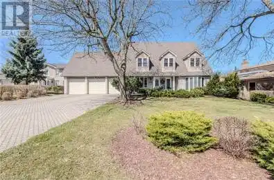 136 COUNTRY CLUB Drive Hamilton Ontario L8K5W2