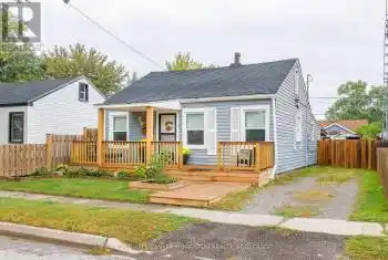 6151 CADHAM Street, Niagara Falls (217 - Arad/Fallsview), Ontario L2G3A3, 2 Bedrooms Bedrooms, ,1 BathroomBathrooms,All Houses,For Sale,CADHAM,X12071064