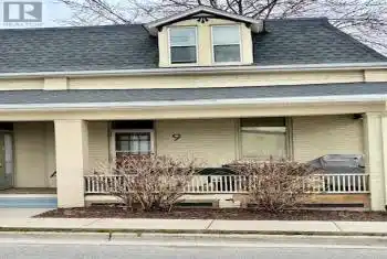 9 McIntyre Street, St. Thomas, Ontario N5R2M2, 2 Bedrooms Bedrooms, ,1 BathroomBathrooms,All Houses,For Sale,McIntyre,X12071224