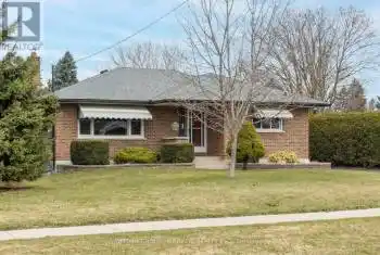 22 Dymond Drive, Whitby (Blue Grass Meadows), Ontario L1N3M9, 3 Bedrooms Bedrooms, ,2 BathroomsBathrooms,All Houses,For Sale,Dymond,E12071583