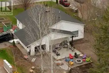 100 Readman Street, Gravenhurst (Muskoka (S)), Ontario P1P1R2, 4 Bedrooms Bedrooms, ,2 BathroomsBathrooms,All Houses,For Sale,Readman,X12072291