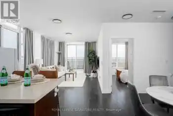 540 Bur Oak Avenue Unit# 707, Markham (Berczy), Ontario L6C0Y2, 3 Bedrooms Bedrooms, ,2 BathroomsBathrooms,Condo,For Sale,Bur Oak,N12072070