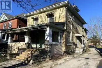 57 Alma Street, St. Thomas, Ontario N5P3A9, 6 Bedrooms Bedrooms, ,3 BathroomsBathrooms,All Houses,For Sale,Alma,X12072490