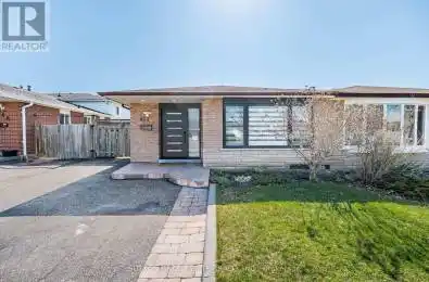 852 Consort Crescent Mississauga (Erindale) Ontario L5C1J9