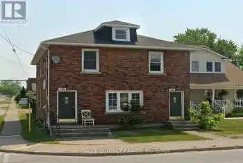 138-140 Crowland Avenue Unit# 138, Welland (773 - Lincoln/Crowland), Ontario L3B1X3, 8 Bedrooms Bedrooms, ,5 BathroomsBathrooms,All Houses,For Sale,Crowland,X12072573