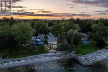 10 Timber Lane, Oakville (1001 - BR Bronte), Ontario L6L2Z3, 4 Bedrooms Bedrooms, ,5 BathroomsBathrooms,All Houses,For Sale,Timber,W12072687