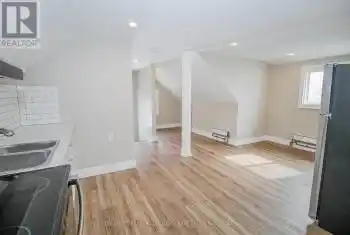 181 Welland Street Unit# UPPER, Port Colborne (876 - East Village), Ontario L3K1V2, 2 Bedrooms Bedrooms, ,1 BathroomBathrooms,All Houses,For Rent,Welland,X12072922