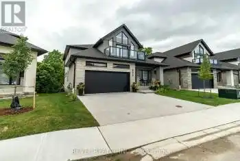 955 Stonecliffe Walk Unit# 13, Kitchener, Ontario N2P0K5, ,5 BathroomsBathrooms,All Houses,For Sale,Stonecliffe,X12072834