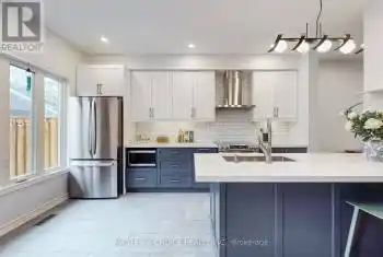 35 Chester Street, Oakville (1015 - RO River Oaks), Ontario L6H6J9, 3 Bedrooms Bedrooms, ,3 BathroomsBathrooms,All Houses,For Sale,Chester,W12071619