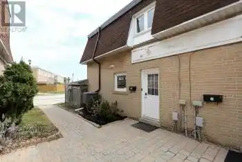 23 Town House Crescent, Brampton (Brampton East), Ontario L6W3C3, 3 Bedrooms Bedrooms, ,2 BathroomsBathrooms,All Houses,For Sale,Town House,W12072353