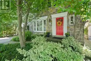 89 Strath Avenue, Toronto (Kingsway South), Ontario M8X1R7, 6 Bedrooms Bedrooms, ,4 BathroomsBathrooms,All Houses,For Sale,Strath,W12071328