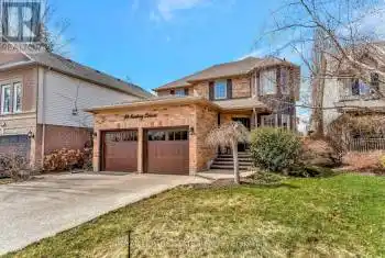88 Strathroy Crescent, Hamilton (Waterdown), Ontario L8B0N5, 5 Bedrooms Bedrooms, ,4 BathroomsBathrooms,All Houses,For Sale,Strathroy,X12072903