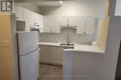 558 Spadina Crescent Unit# 4 Toronto (University) Ontario M5S2J9