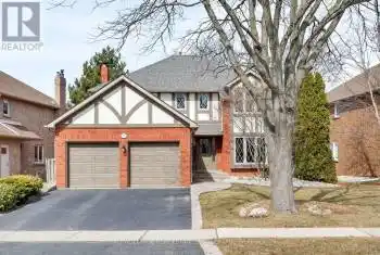 1029 Oak Meadow Road, Oakville (1007 - GA Glen Abbey), Ontario L6M1J6, 4 Bedrooms Bedrooms, ,3 BathroomsBathrooms,All Houses,For Sale,Oak Meadow,W12073005