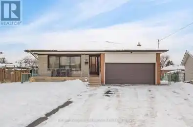 11 Digby Court Toronto (Newtonbrook West) Ontario M2R2X5