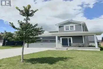 19 Curtis Street, Prince Edward County (Picton), Ontario K0K2T0, 3 Bedrooms Bedrooms, ,3 BathroomsBathrooms,All Houses,For Sale,Curtis,X11890035