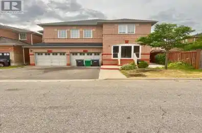 25 Treegrove Crescent Brampton (Fletcher's Meadow) Ontario L7A0K4